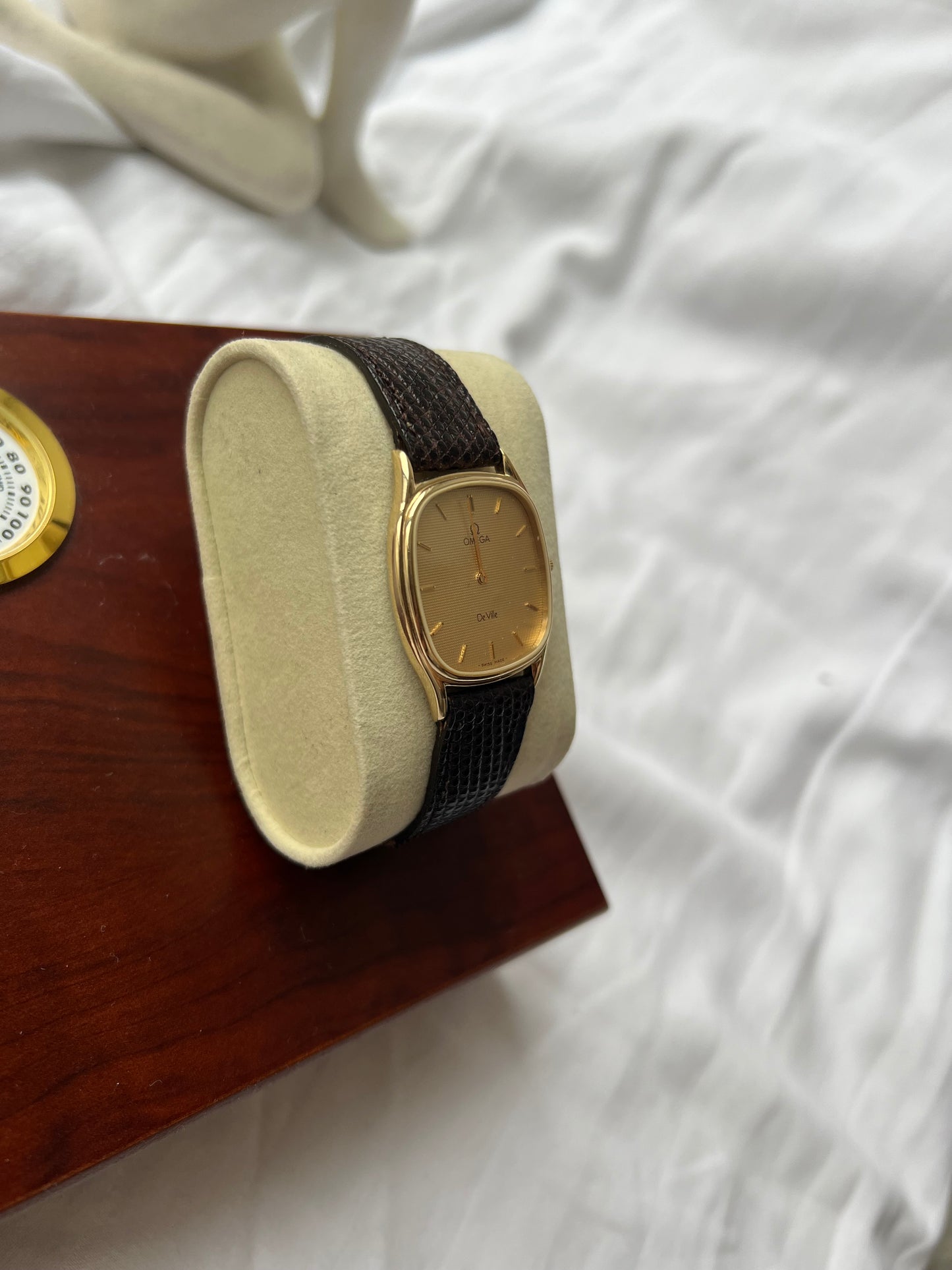 Omega De Ville 1377 – Vintage Approx. 1980s–1990s