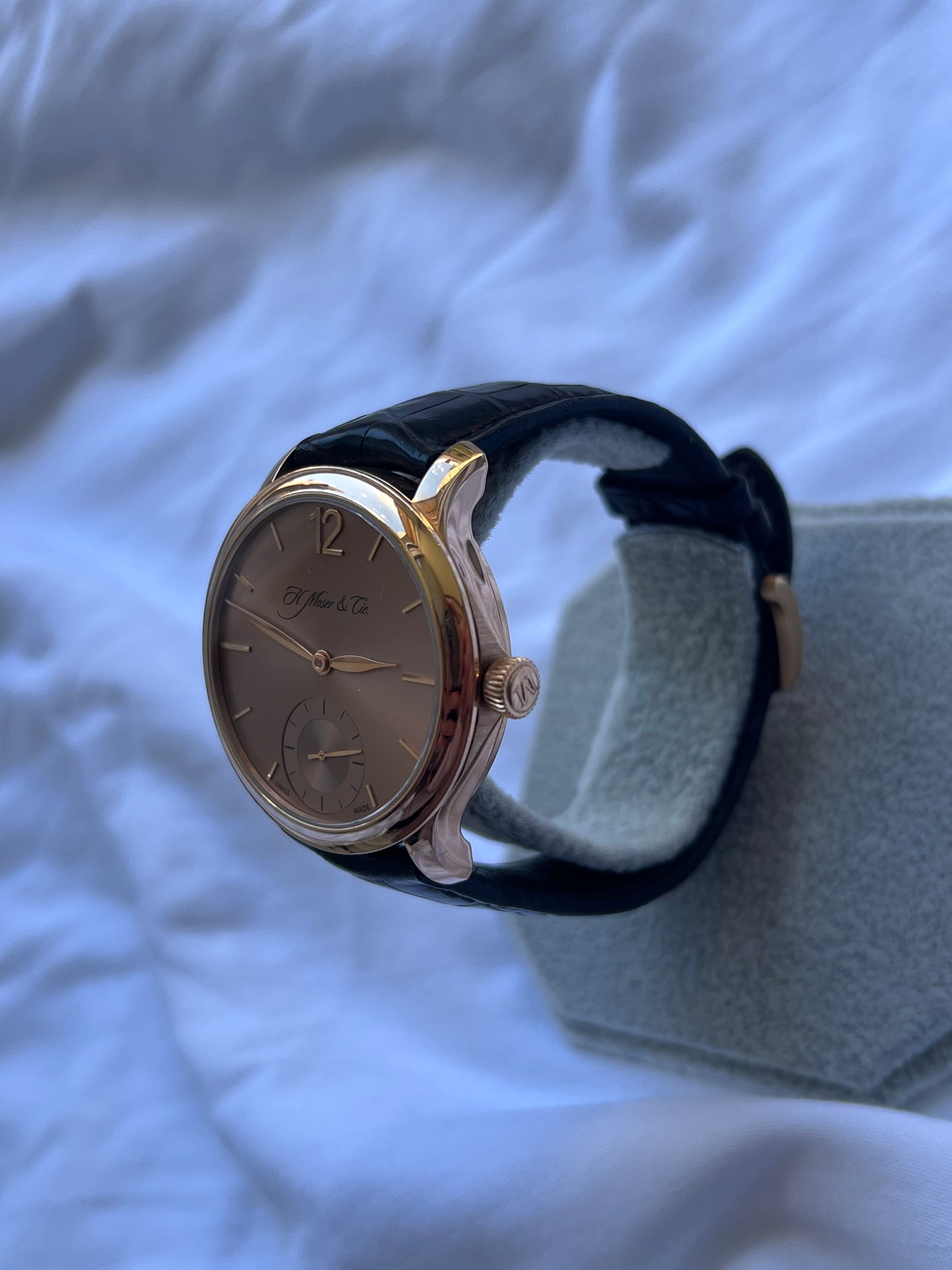 H.Moser &amp; Cie. Endeavour Small Seconds 1321.0109