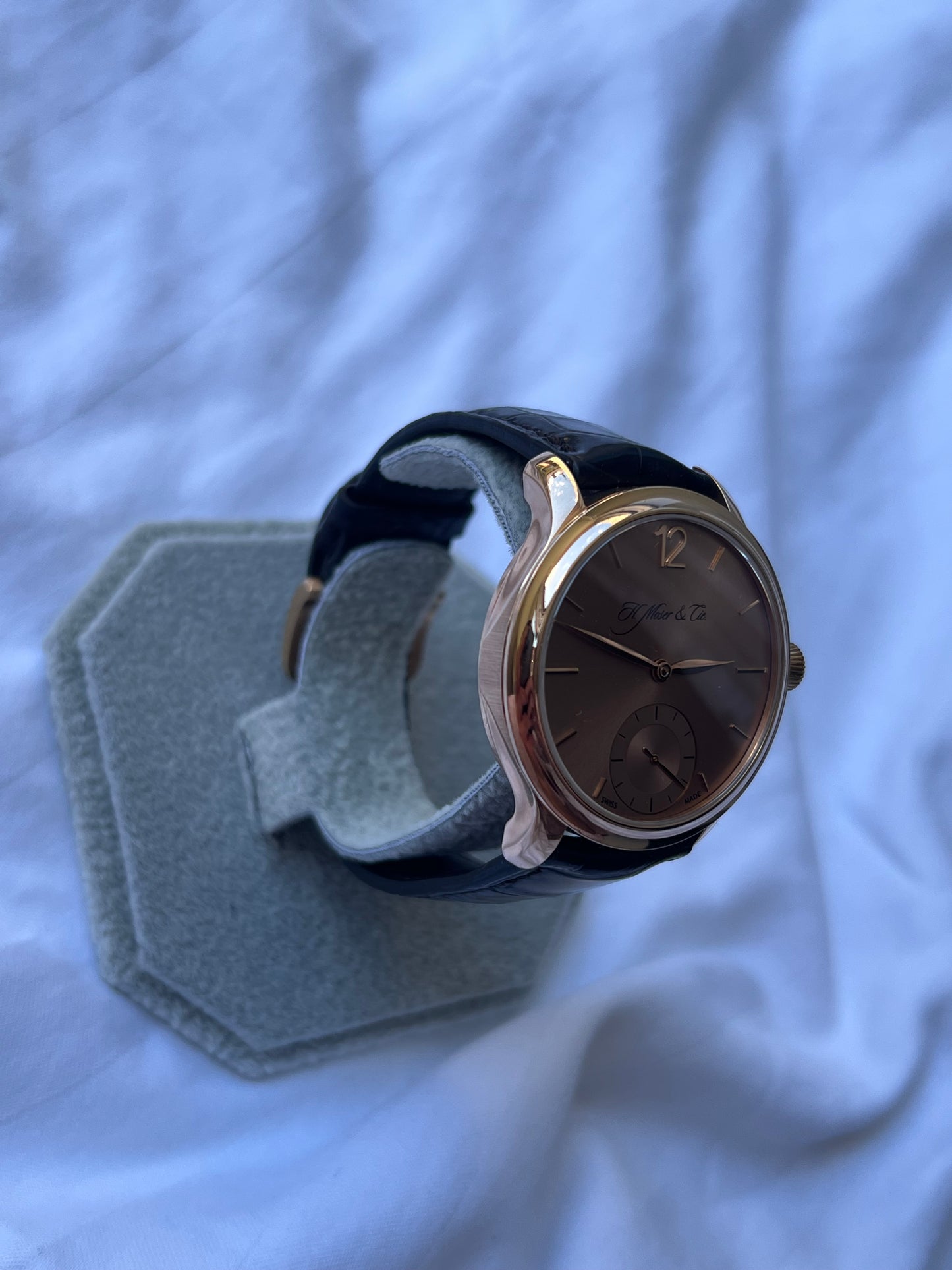 H.Moser &amp; Cie. Endeavour Small Seconds 1321.0109