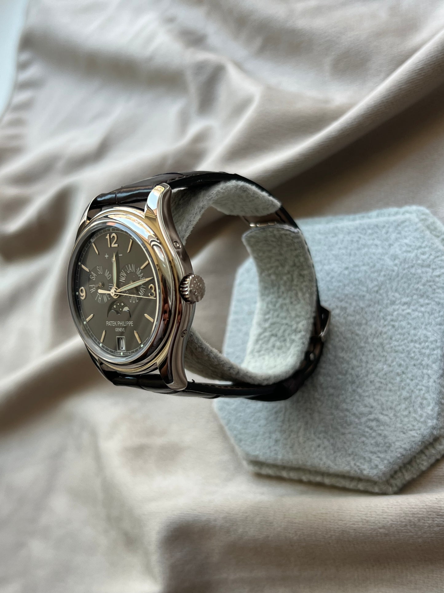 Patek Philippe Annual Calendar 5146G-010